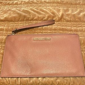 Michael Kors - wristlet